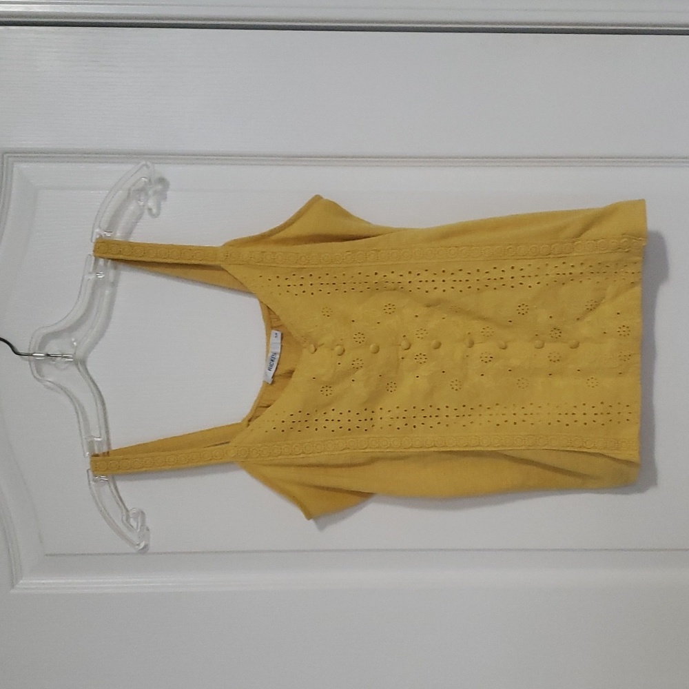 3/$15 Ricki's faux button tank